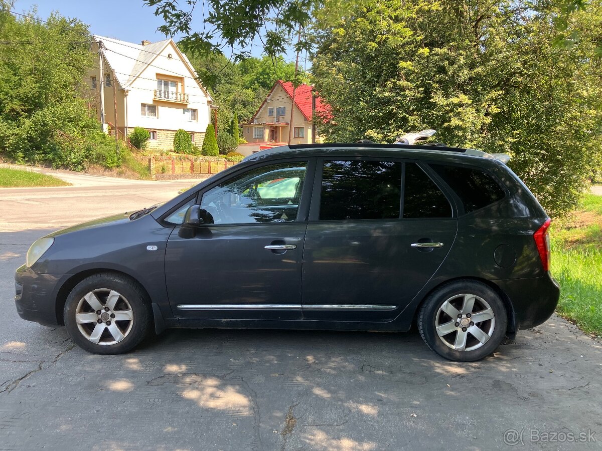 Kia Carens automat - 2