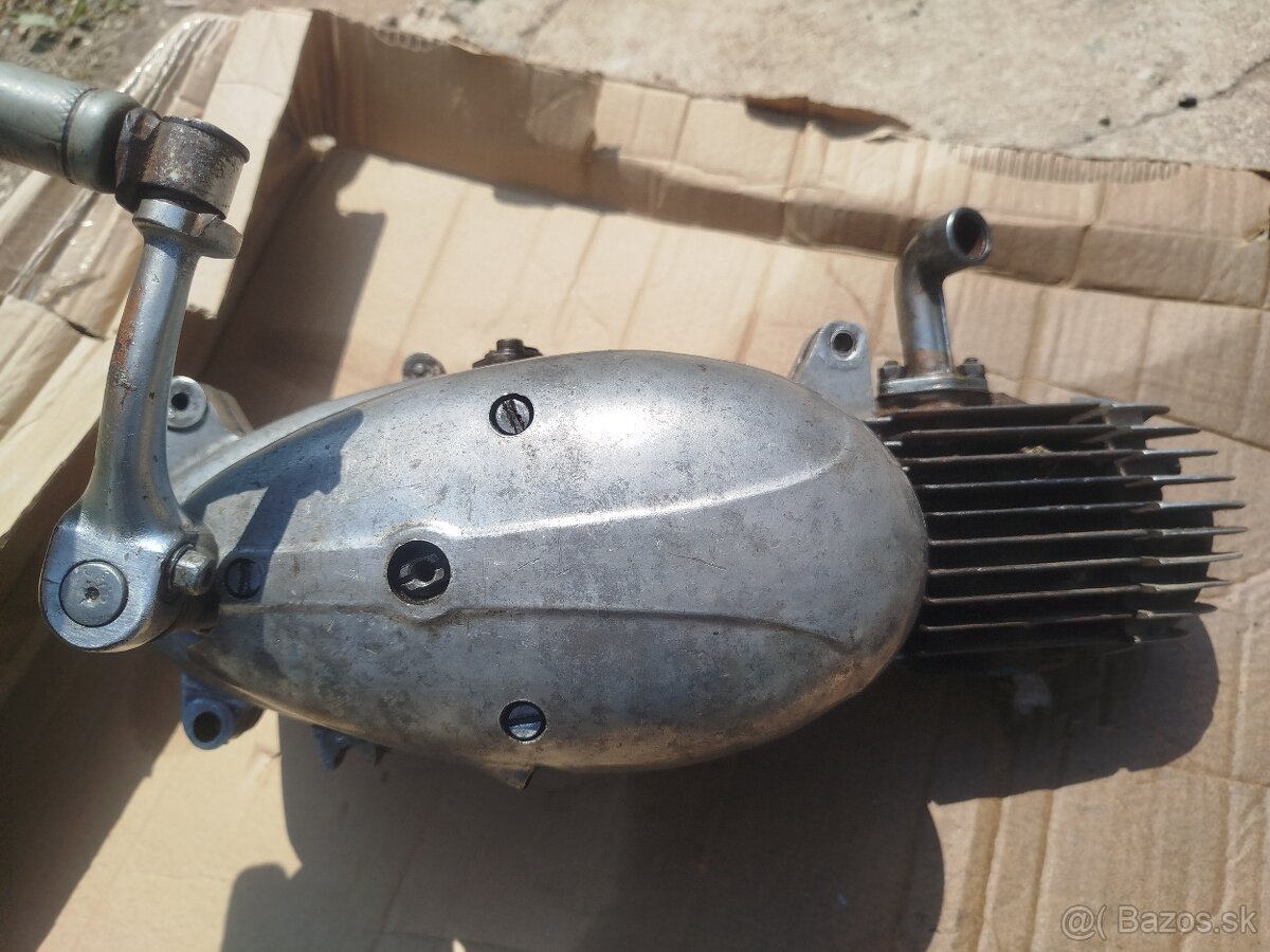 Jawa 555 motor - 2
