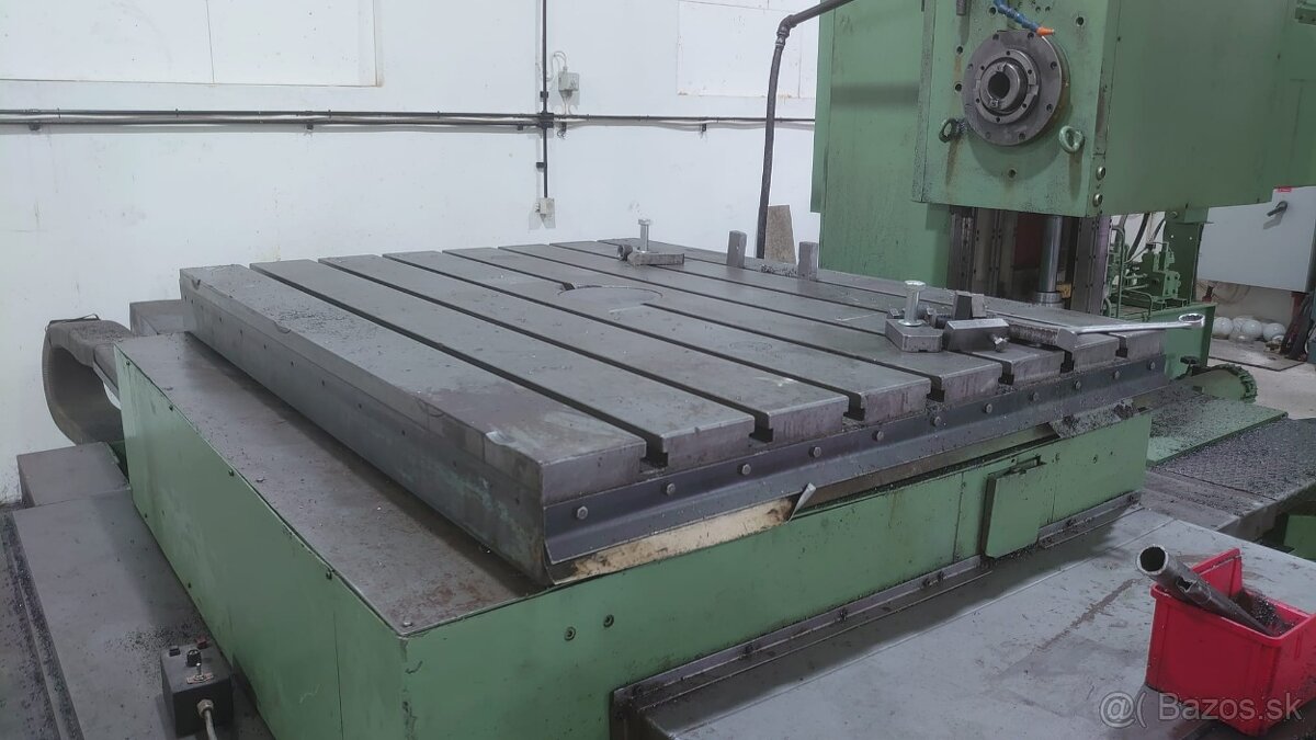 Horizontálna vyvrtávačka STANKO 2A622 CNC - 2