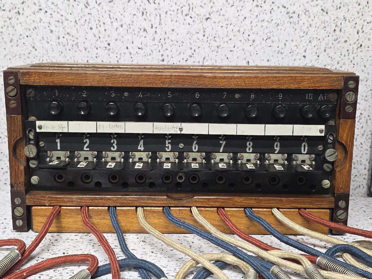 polní telefonní 》Klappenschrank 10 OB 52 + Amtszusatz OB 52 - 2