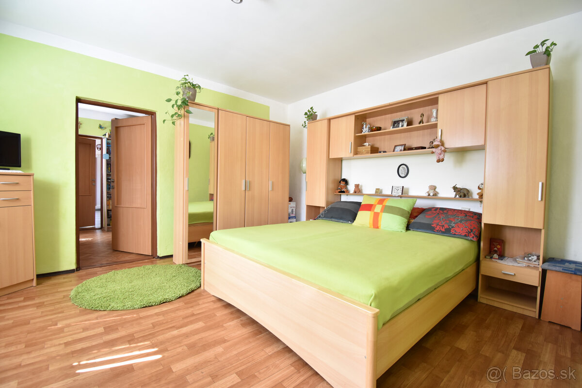 Na predaj rodinný dom s garážou, 1697 m², Strečno, Žilina - 2