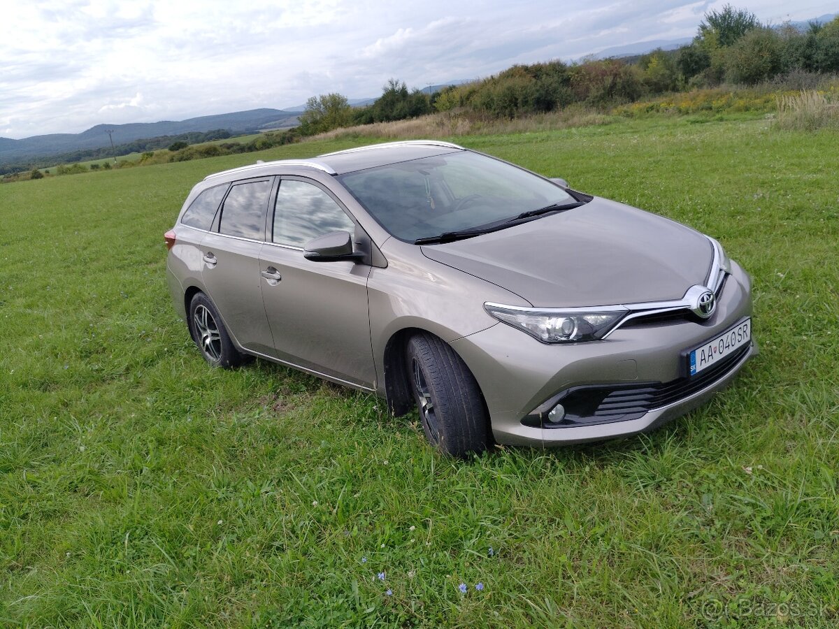 Toyota Auris Sport Touring - 2