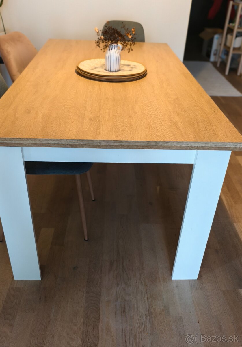 Jedálenský stôl - 2