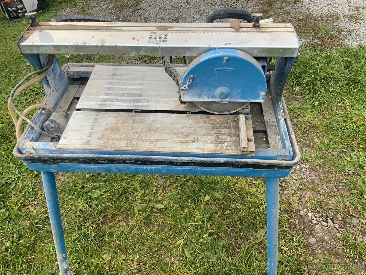 Rezačky na dlážku - 2