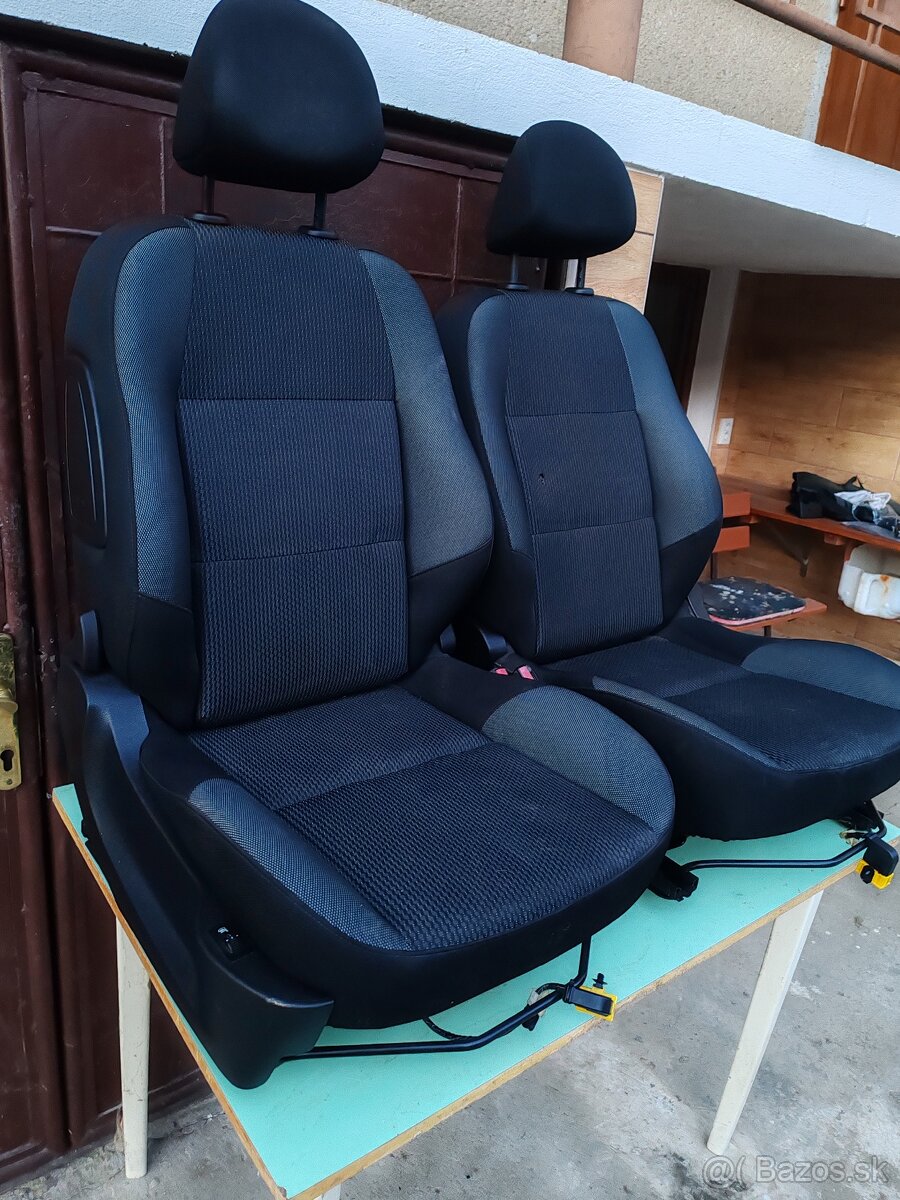 PREDÁM SEDADLÁ PEUGEOT 207 - 2