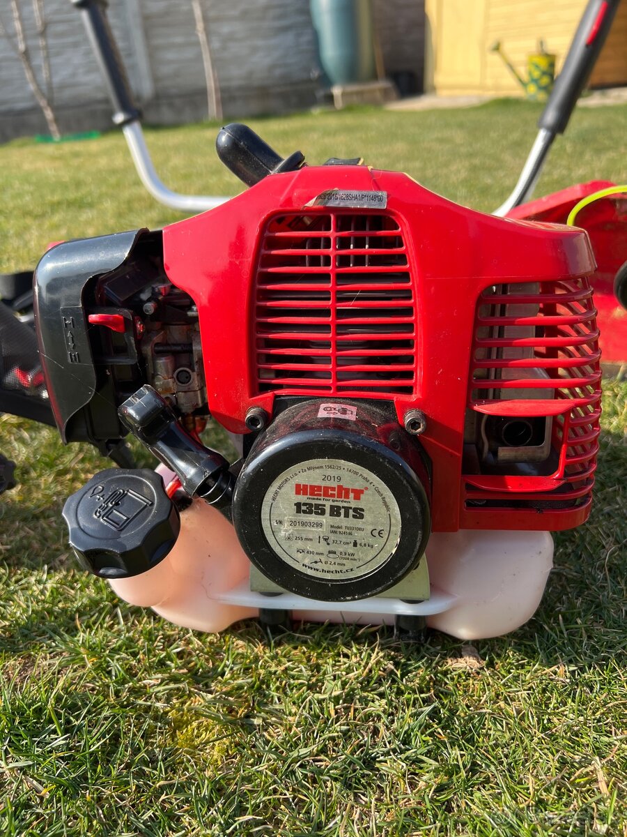 Krovinorez HECHT 135BTS - 2