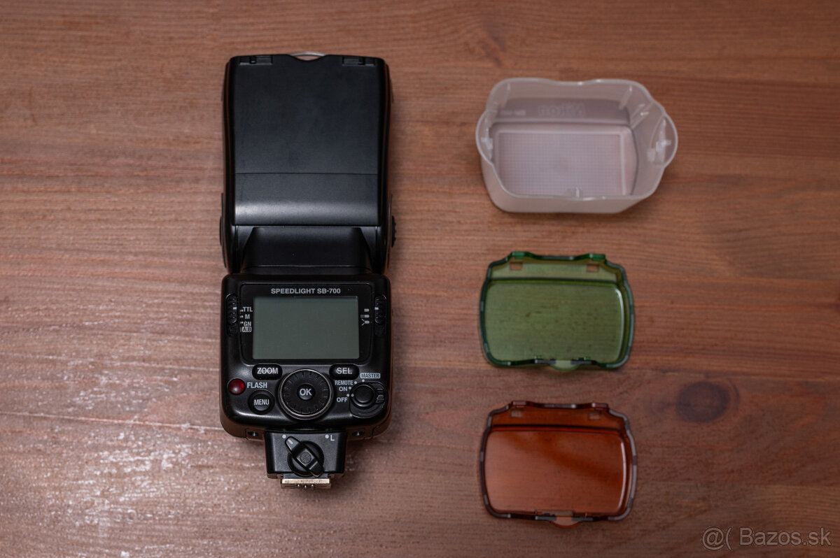 Nikon SB700 - 2