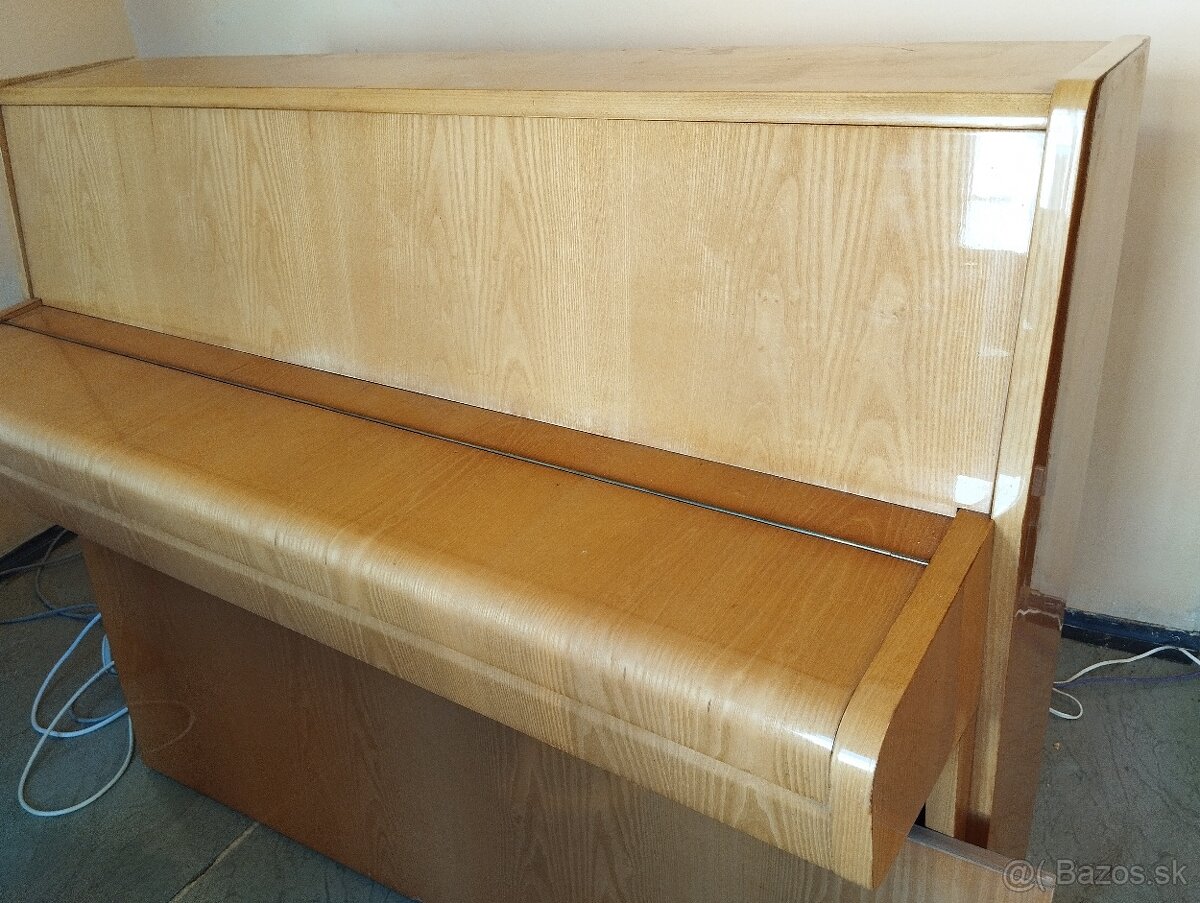 Klavír Forester - 2