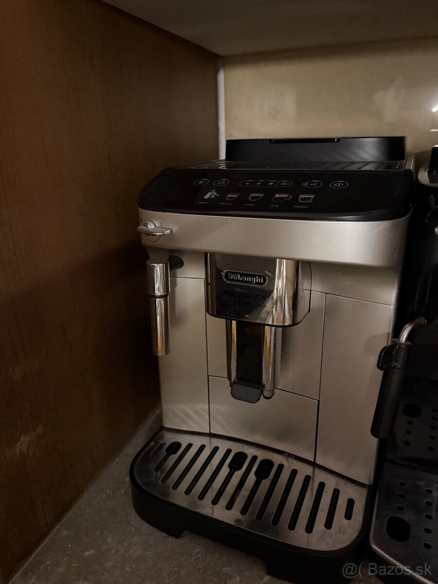 Predam kavovar Delonghi Magnifica Evo - 2