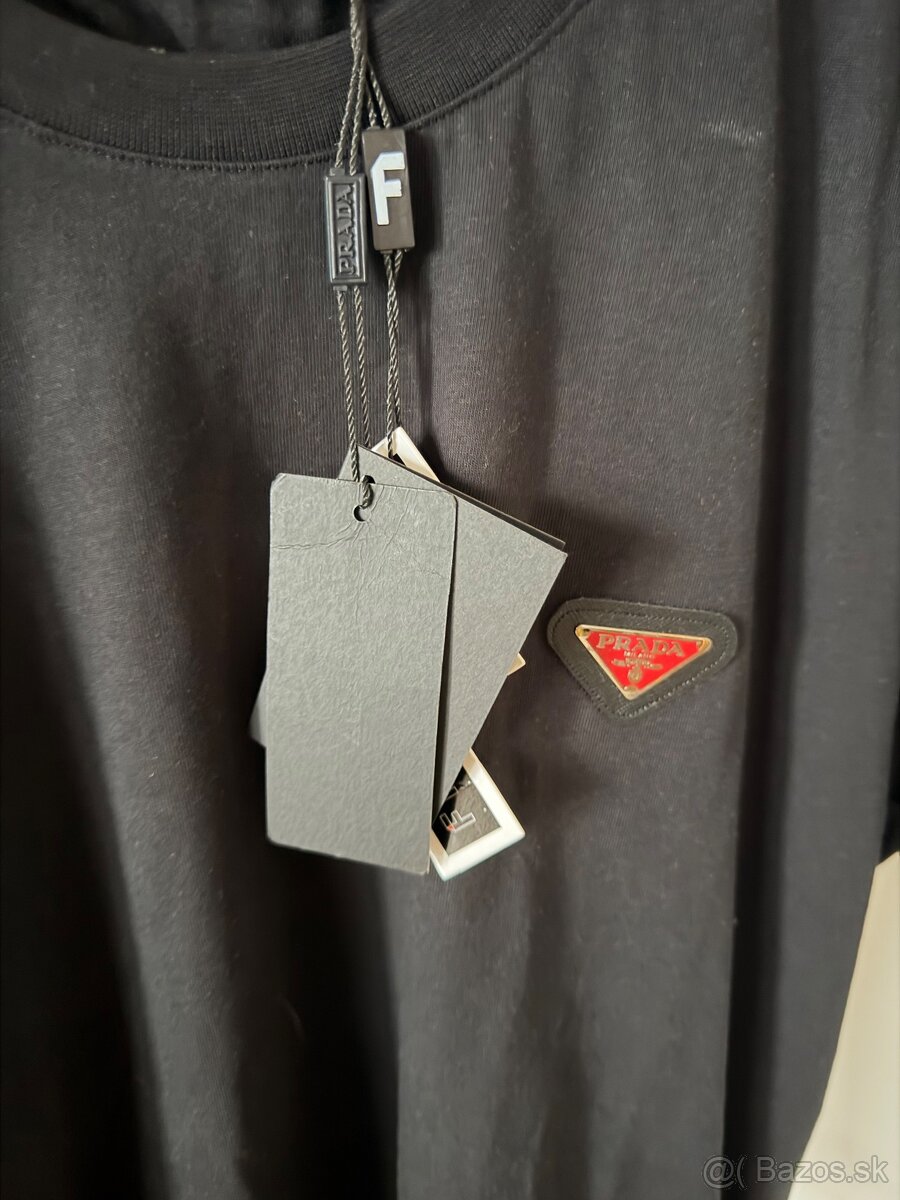 Panske cierne tricko Prada - 2