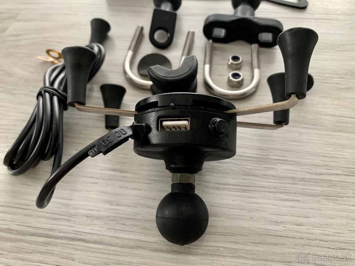 Držiak na mobil / GPS navigacie s USB - 2