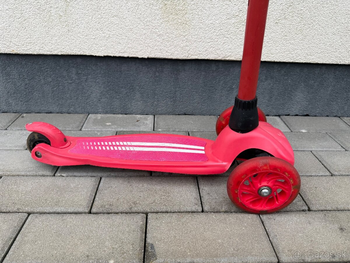 Kolobežka Ferrari shell - 2