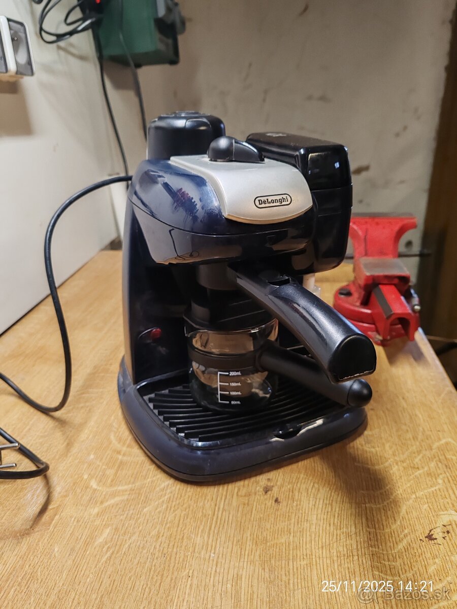 Predám pákový kávovar DeLonghi EC 9.1 - 2