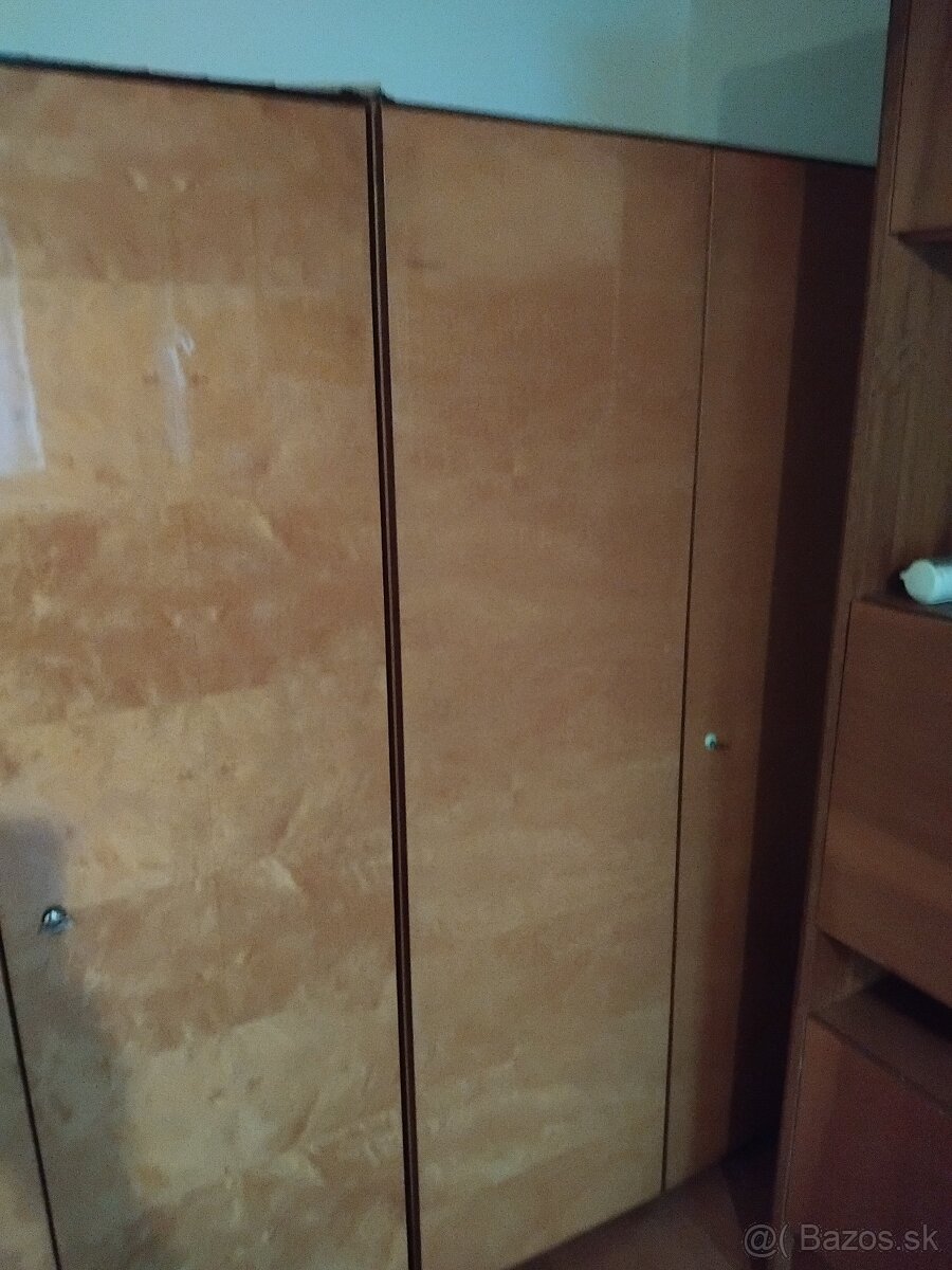 Darovanie skríň - 2