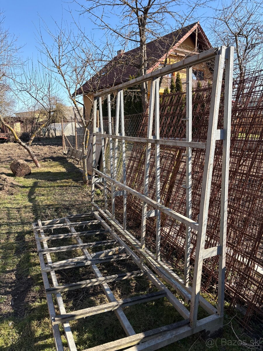 Stojan na okná alebo drevotriesku - 2