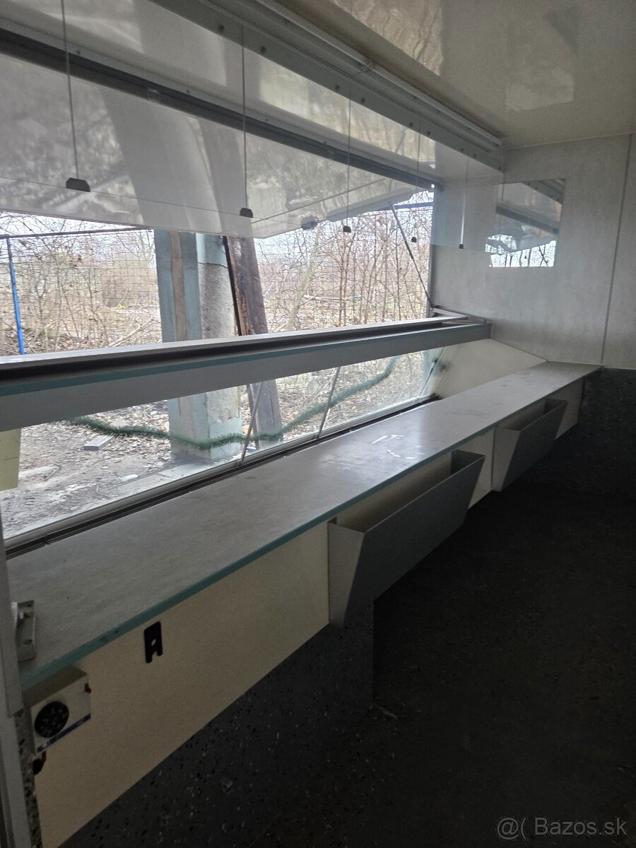 Chladiarensky prives na predaj mäsa - 2