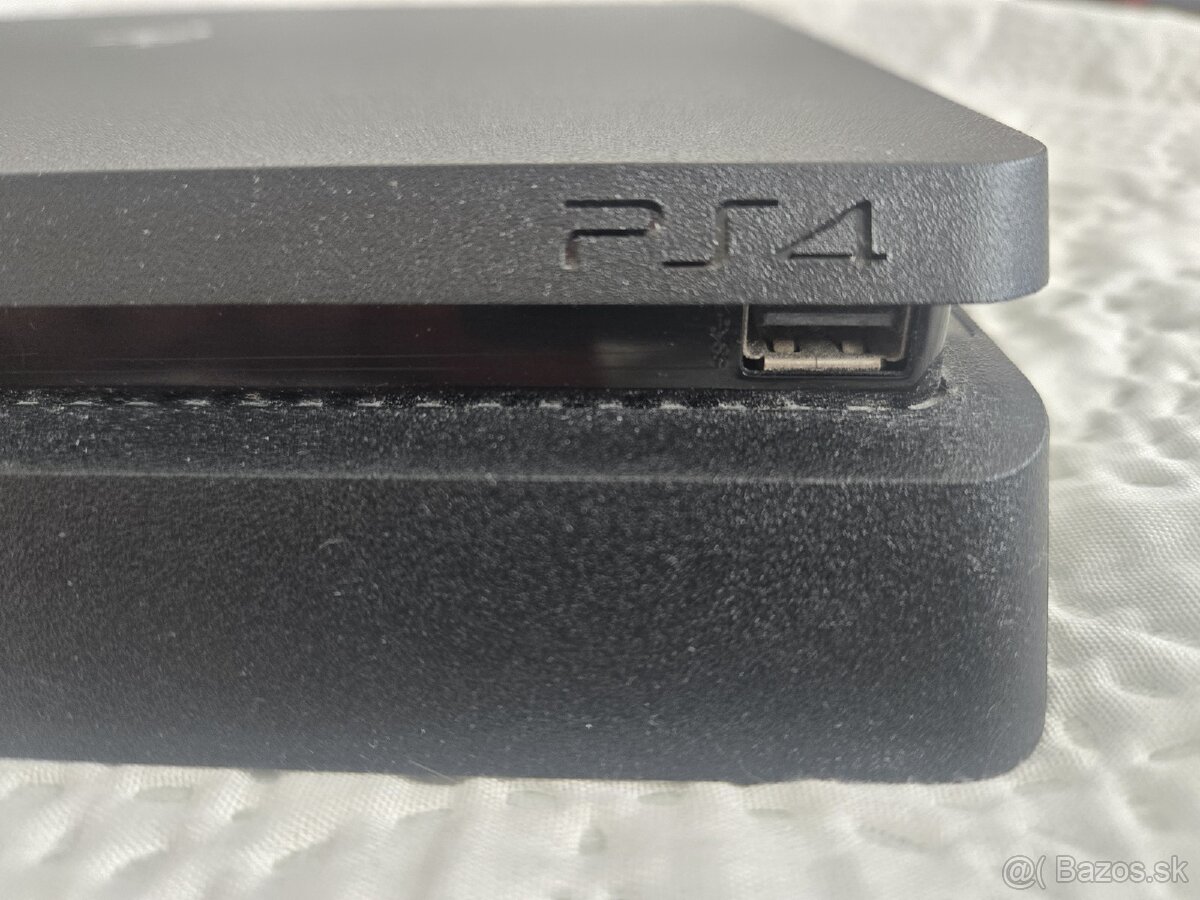 PLAY STATION 4 + OVLADAC - 2