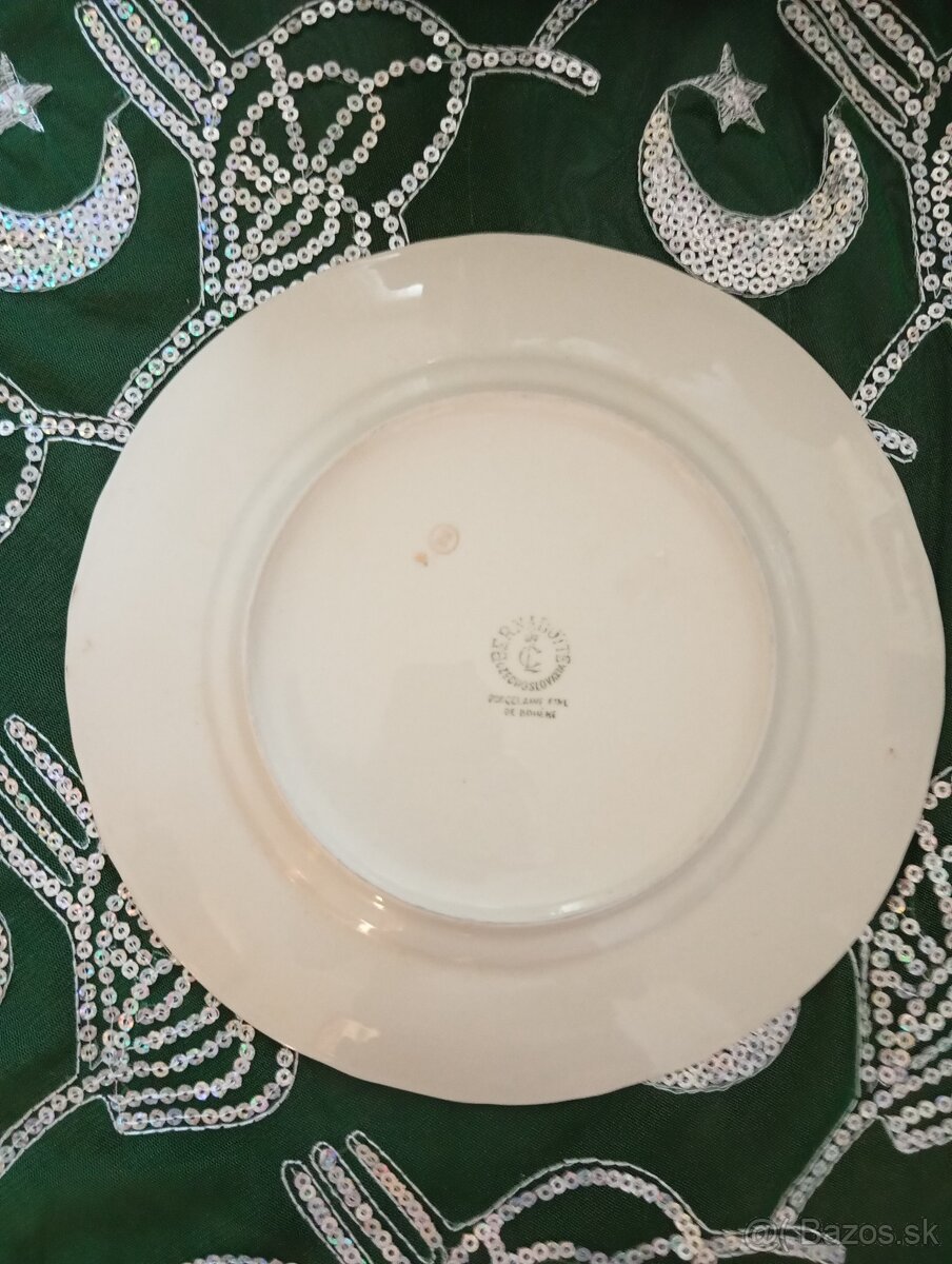 Porcelánový tanier. - 2