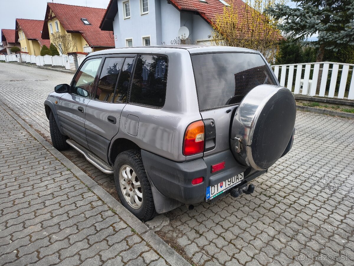Toyota RAV4 2.0 - 2