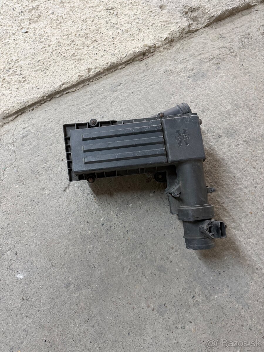 plastový airbox vzduchovy filter - 2