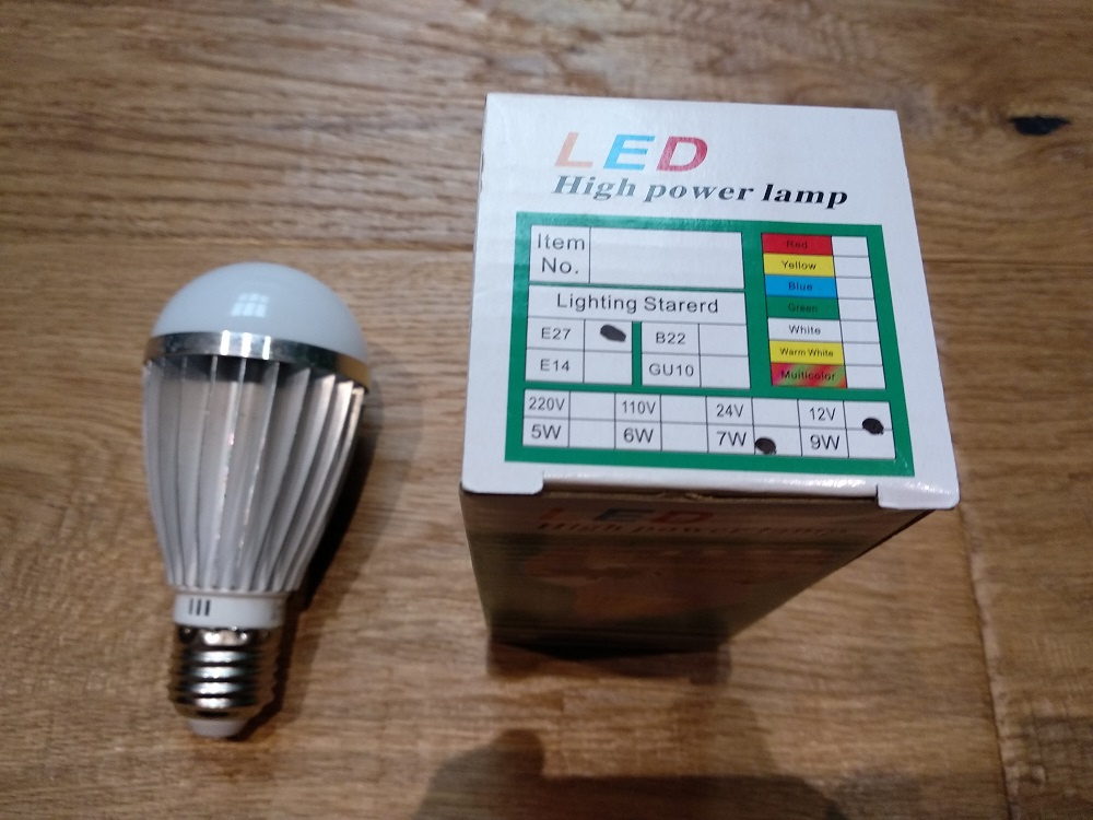 Predám LED žiarovku 7W 15xLED E27 CARSPA TB DC12V - 2