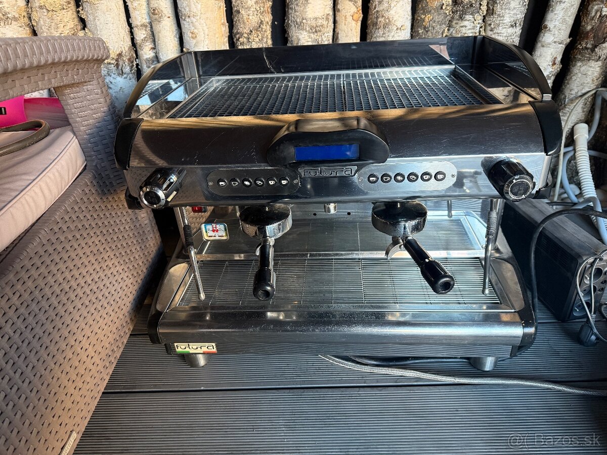Pákový kávovar Futura F100 - 2