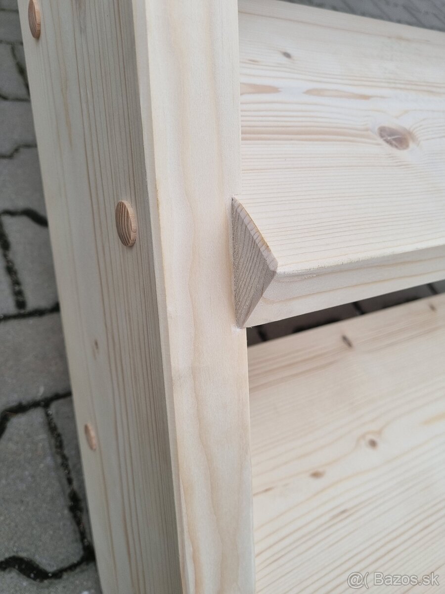 Drevenné schody z masívu - 2