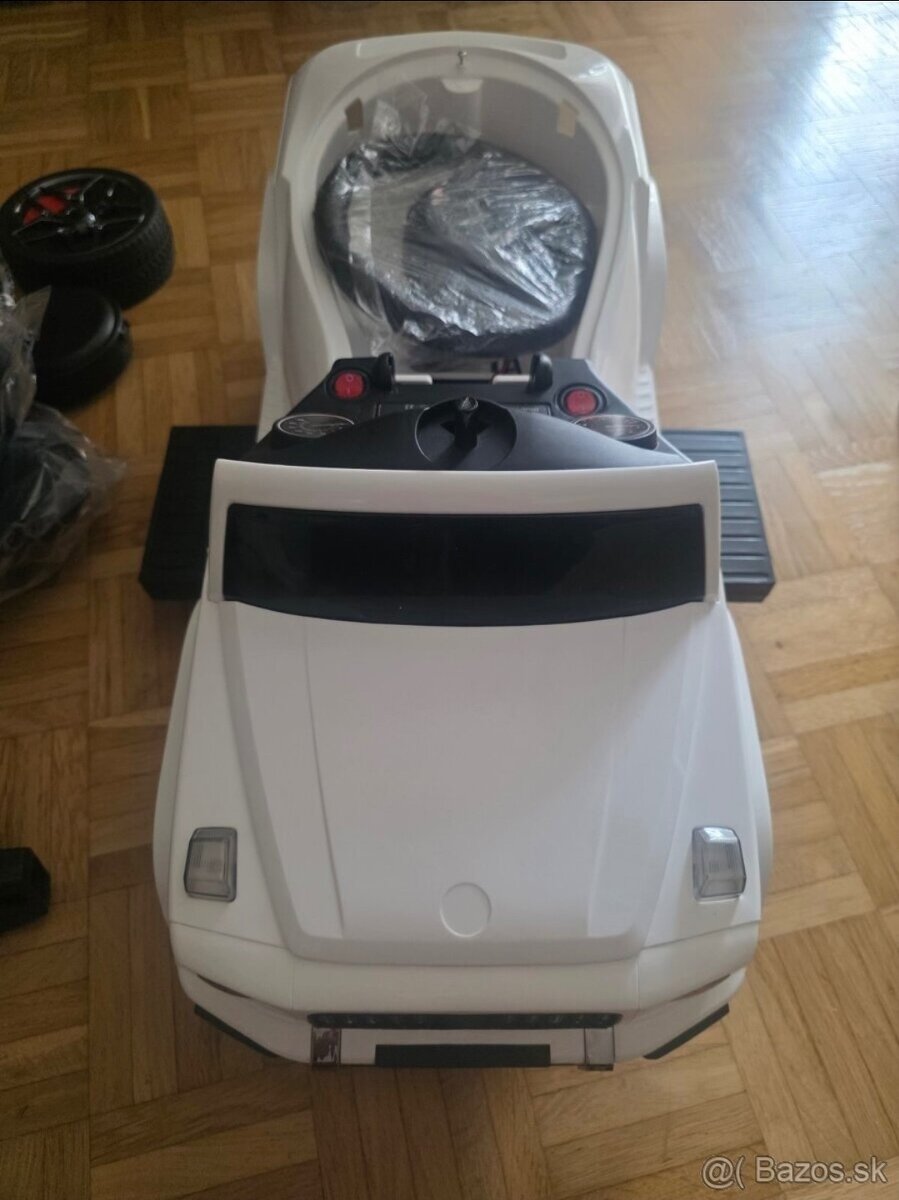 Autičko odrážadlo s rúčkou.Nové - 2