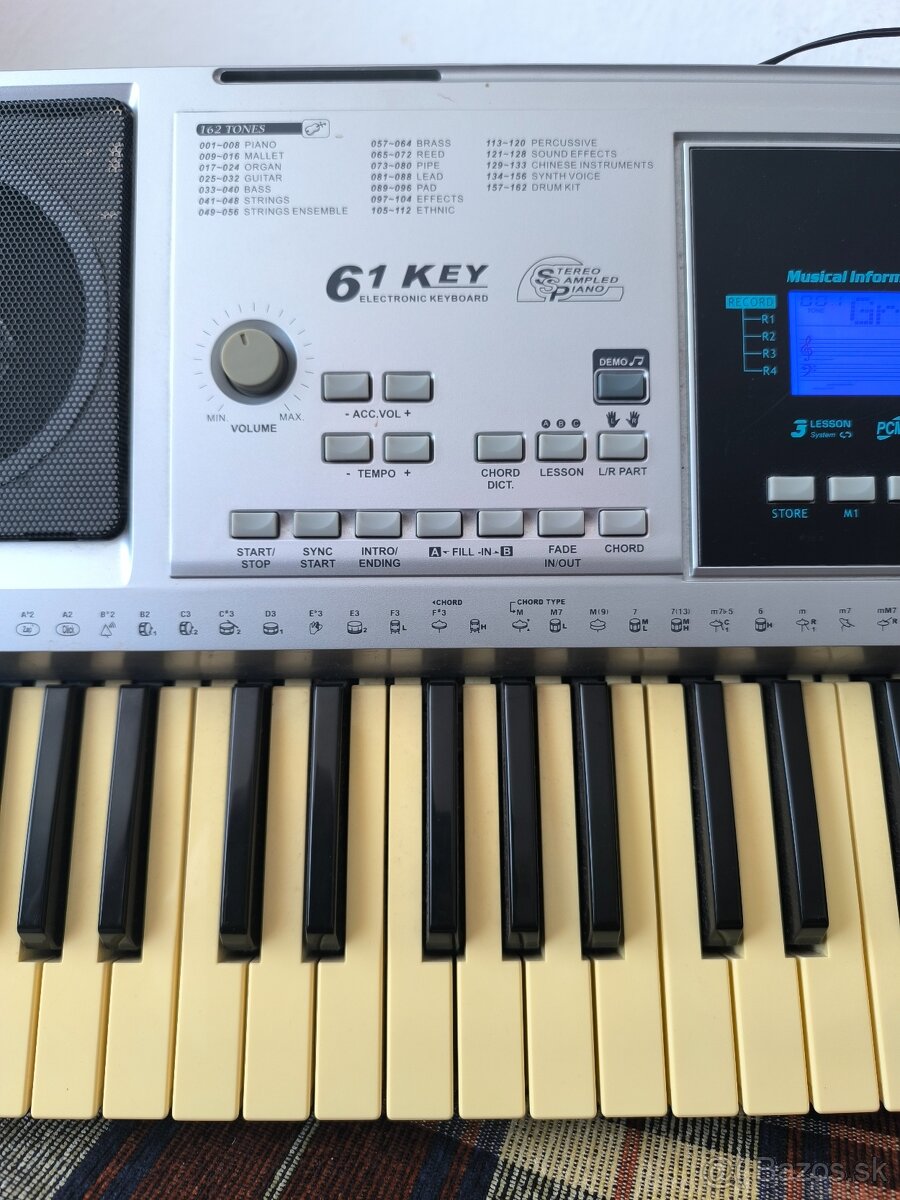 Elektronický keyboard - 2