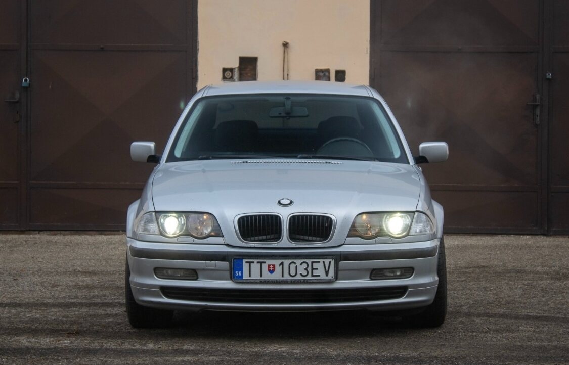 BMW 328i E46 2.8i 142 kW - 2
