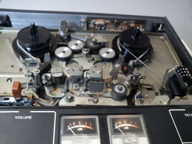 Kotúčový magnetof Tesla B113 - 2