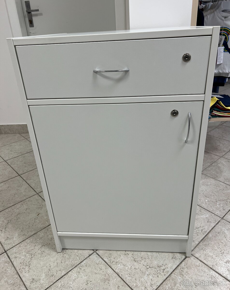 Predajné / obchodné pulty - zostava 3 ks - 2