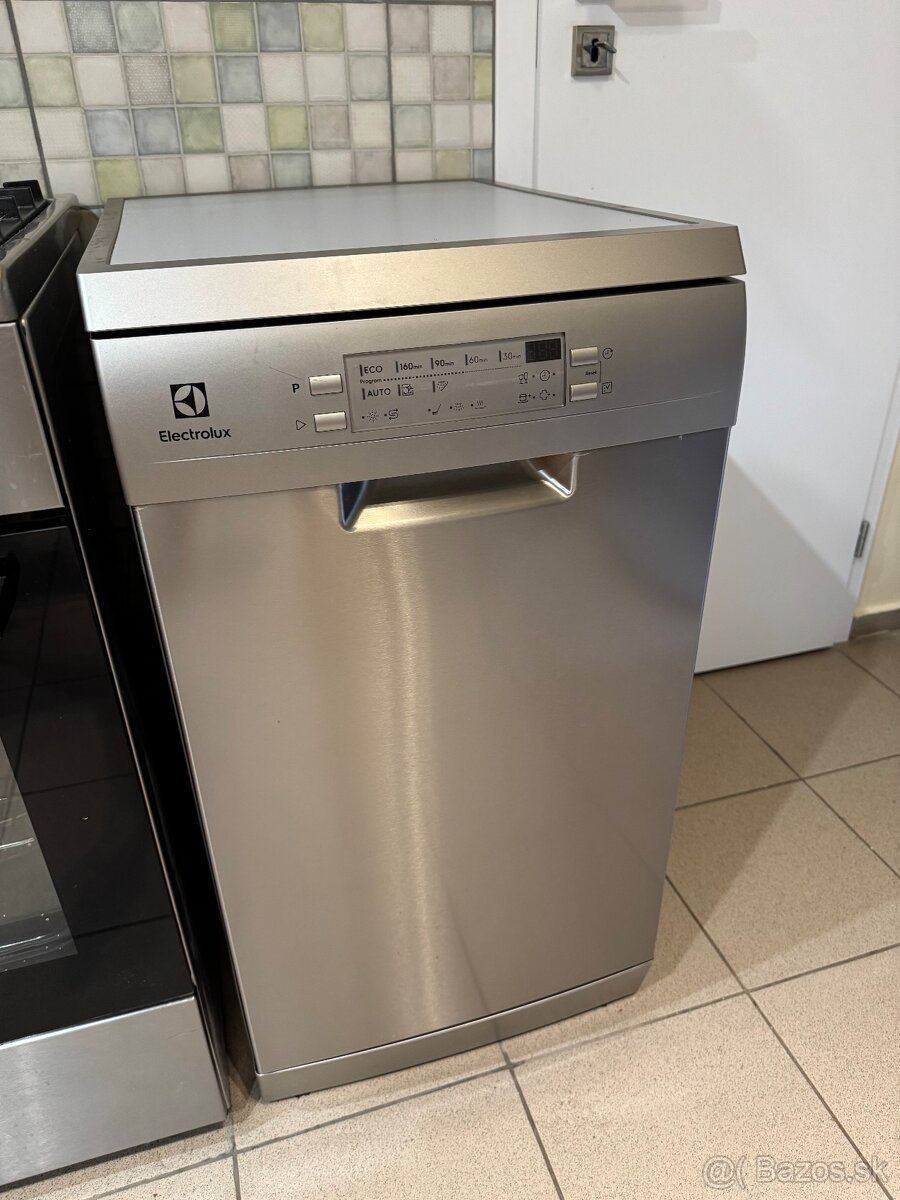 Electrolux ESM43200SX - 2