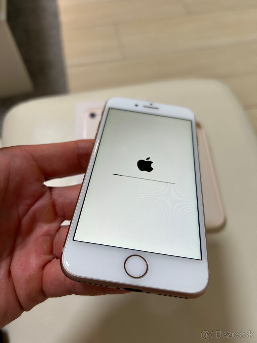 iPhone 8, 64 GB, gold - 2