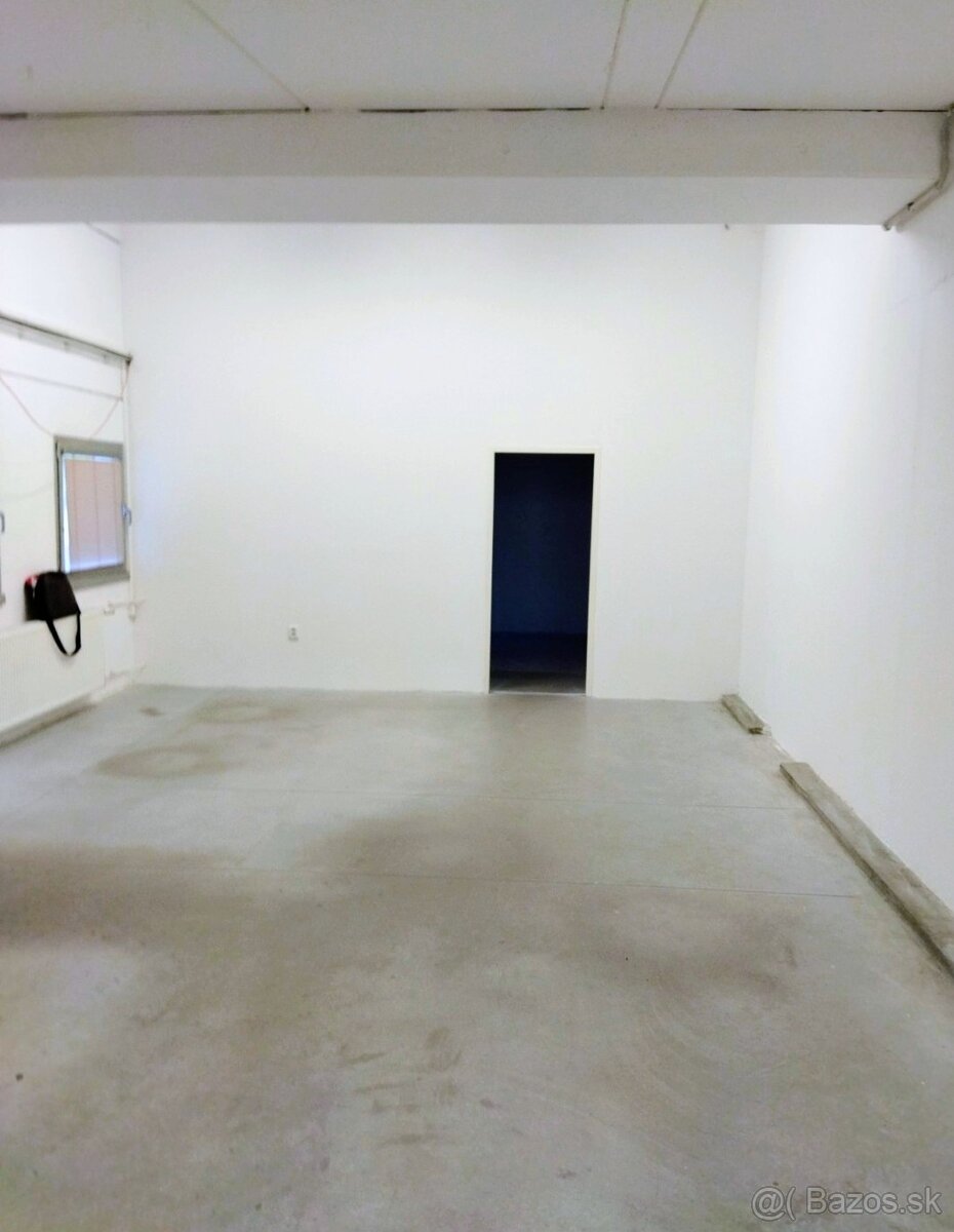 Kancelársky priestor, Pezinok, Šenkvická cesta - 2