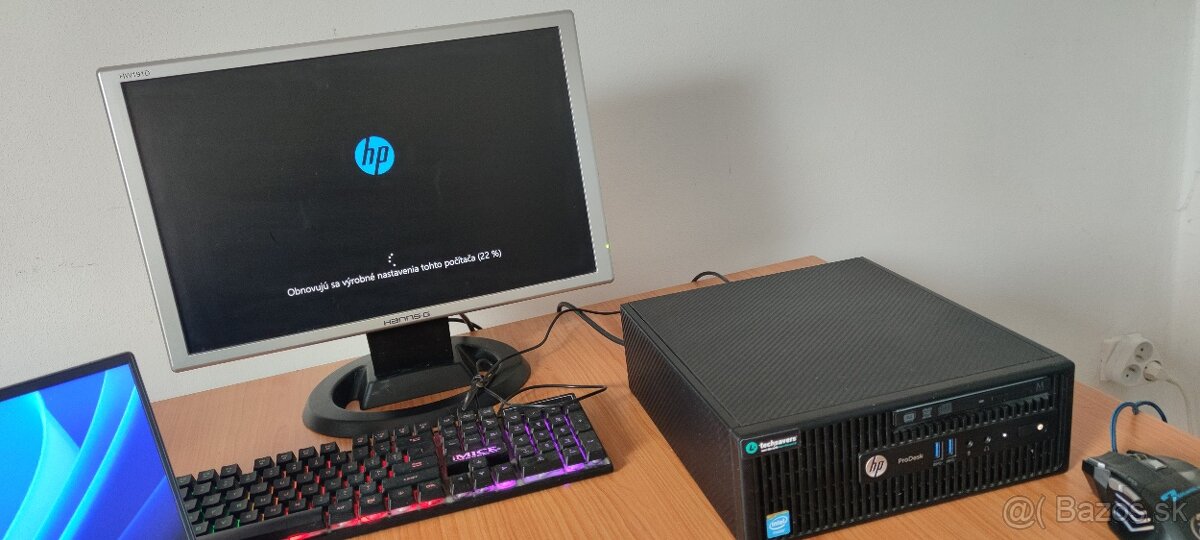 HP Pro Desk s LCD monitorom Hanns.G - 2