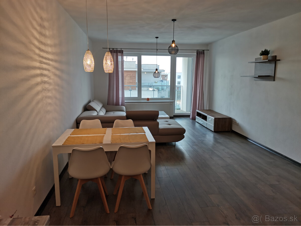 SENEC - NA PRENÁJOM - veľkometrážny 2 izbový byt s vlastným - 2