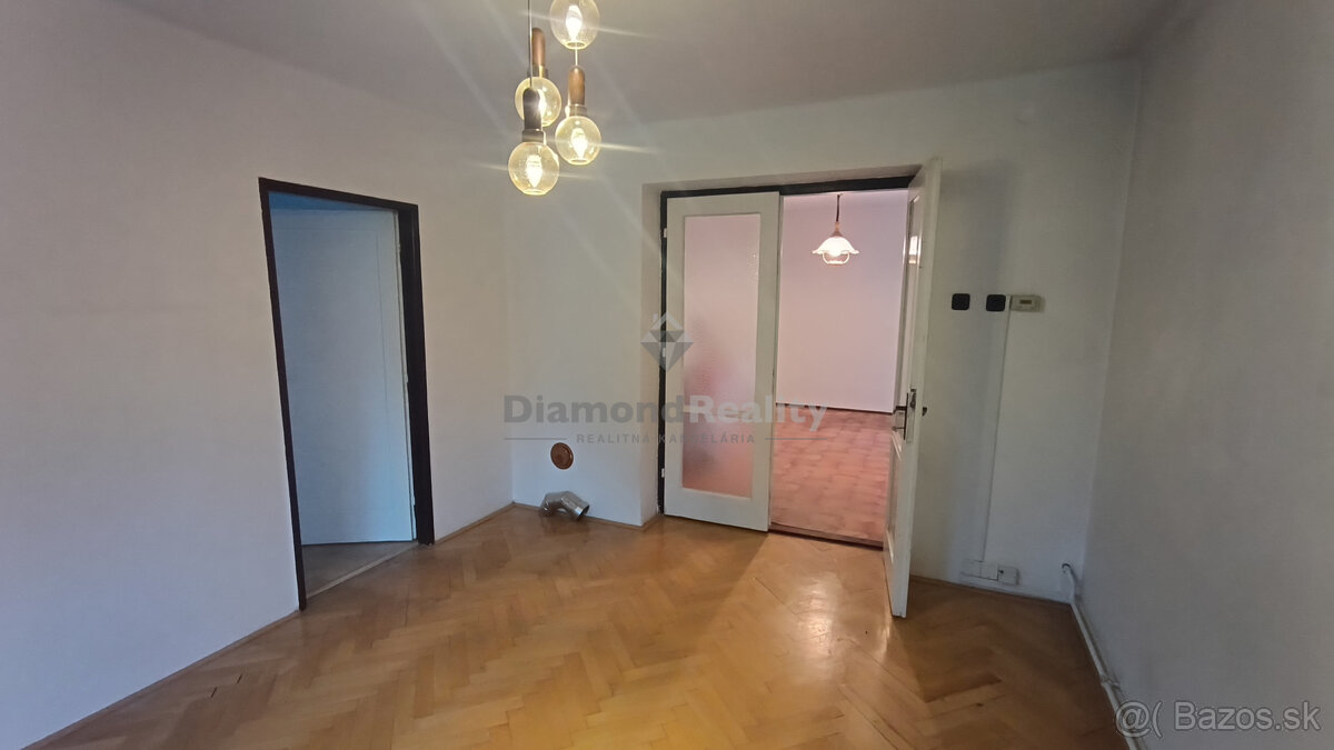 Rezervovanéskvelá cenaNa predaj 2 izbový byt Nitra - Star - 2