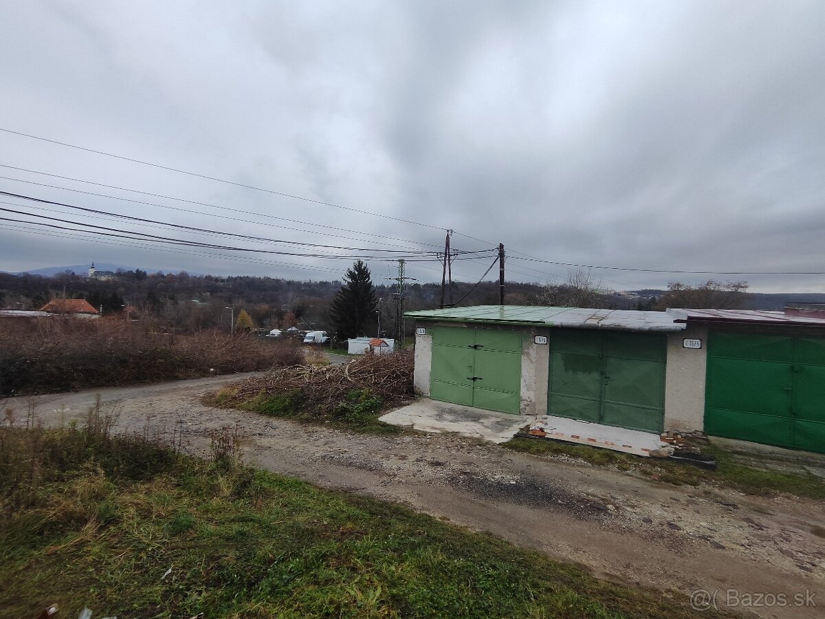 Garáž s elektrikou a jamou - 2