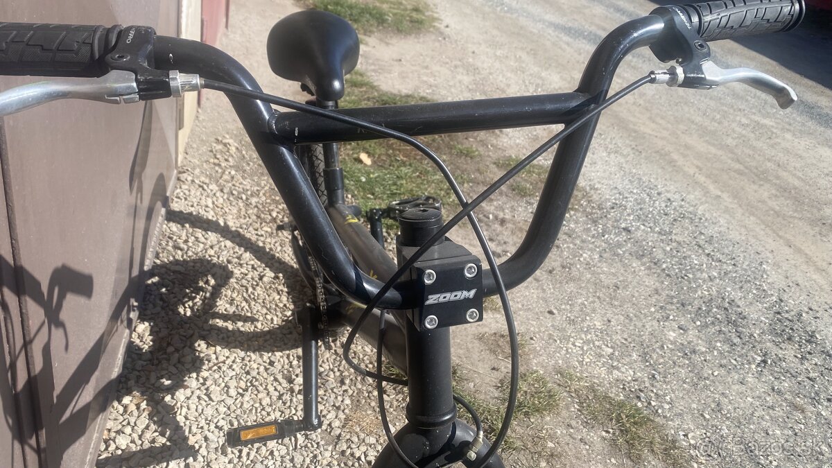 Freestylový bicykel BMX skakaci - 2