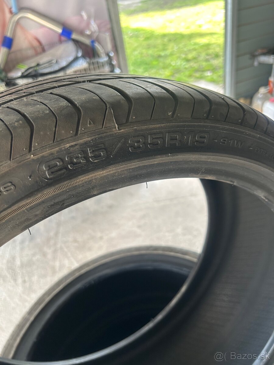 235/35 r19 - 2