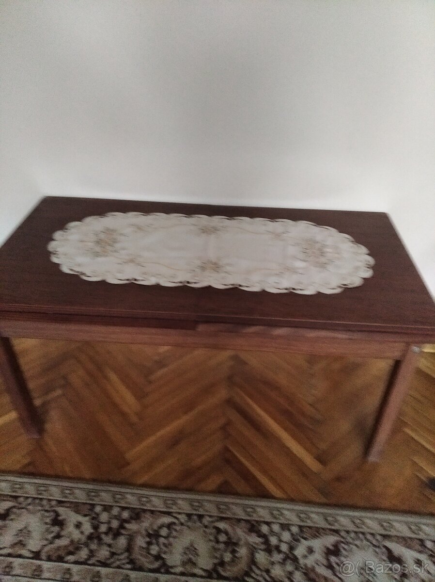 Stolík konferenčný - 2