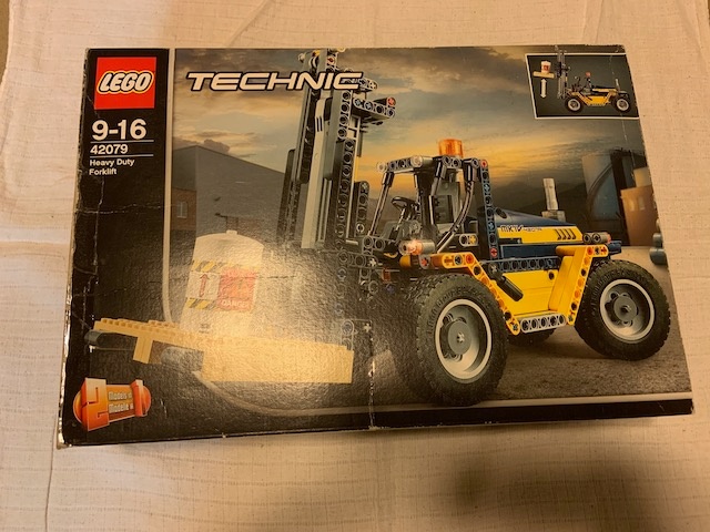 LEGO 42079 Technic - Heavy Duty Forklift - 2