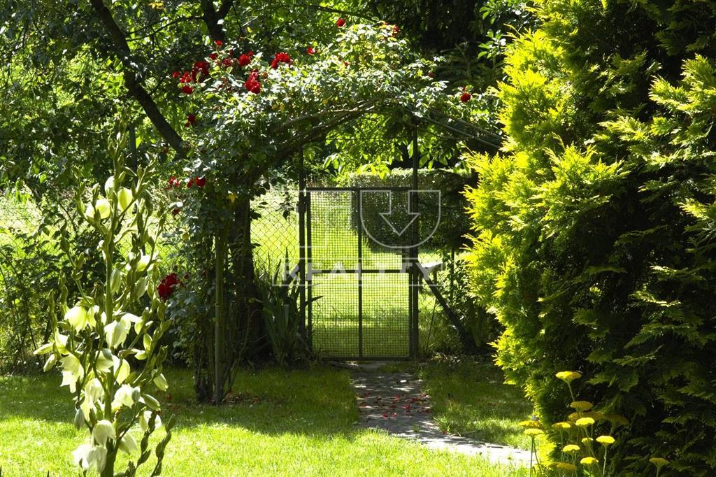 Rekreačná chata so sup.č. na pozemku 8á, Šoporňa - 2