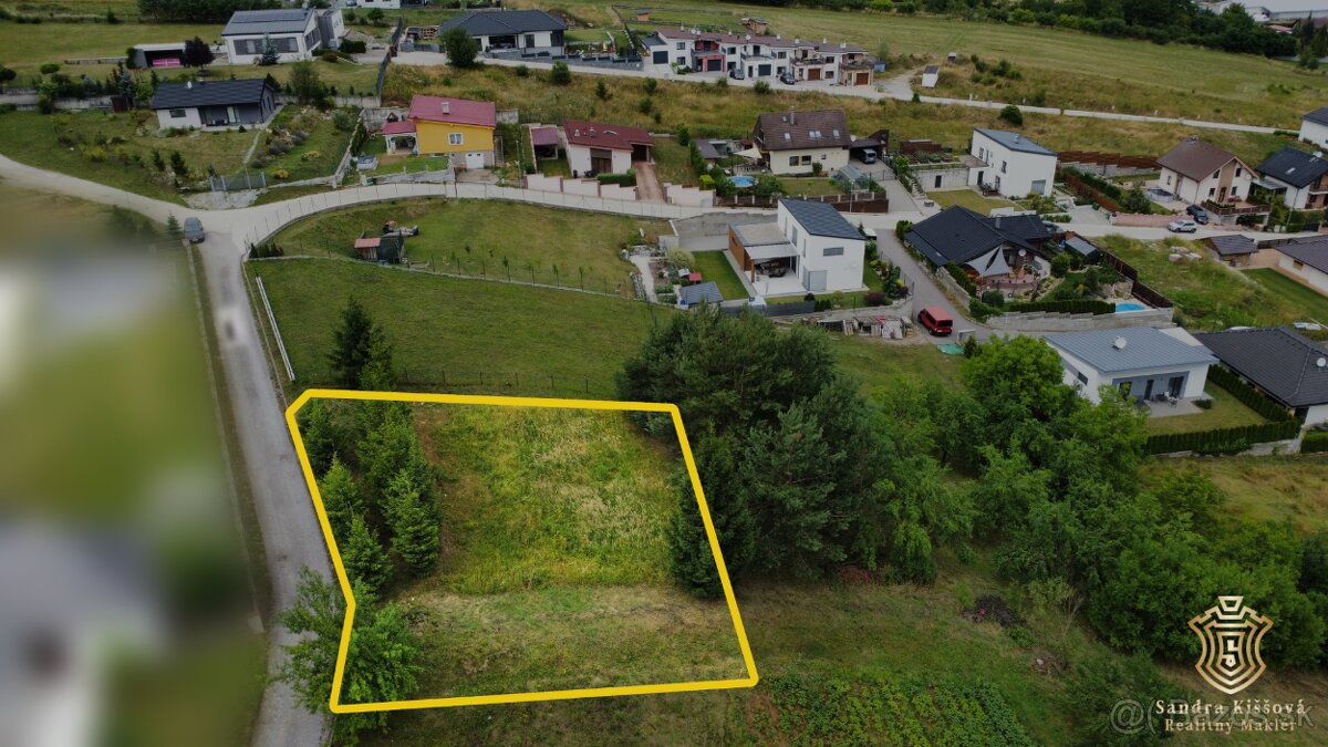 STAVEBNÝ POZEMOK, SVEREPEC, POVAŽSKÁ BYSTRICA, NA PREDAJ - 2