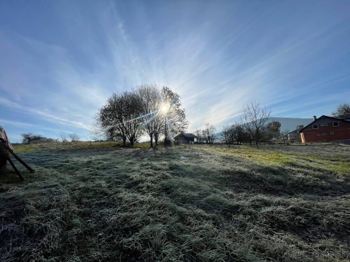 Predám prekrásny stavebný pozemok - 2