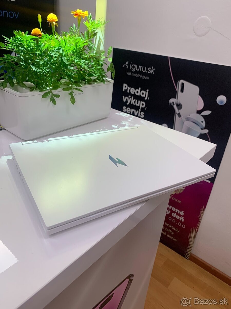 Acer Nitro V14– Ryzen 7 8845HS / RTX 4050 / 32 GB RAM - 2