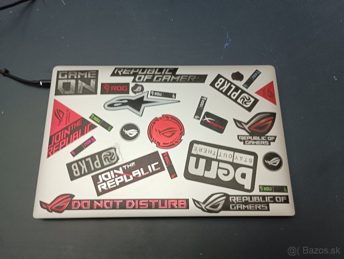 Dell XPS 15 (9570) strieborný - 2