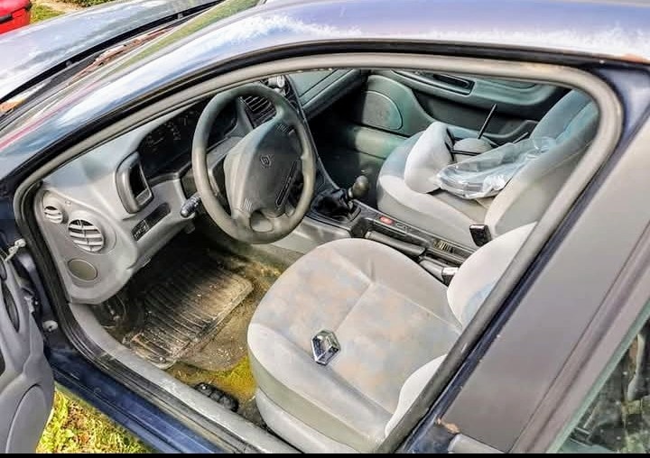 Rozpredám Renault Lagúna - 2