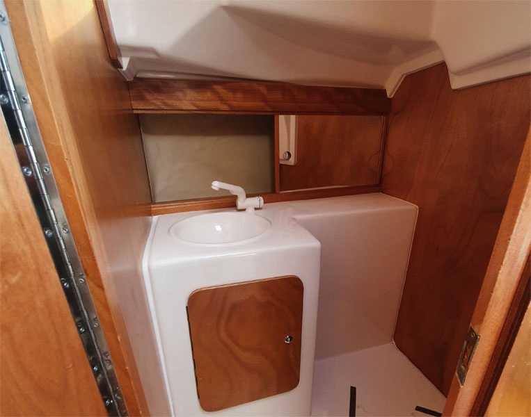 Plachetnica VIKO S22 - 2